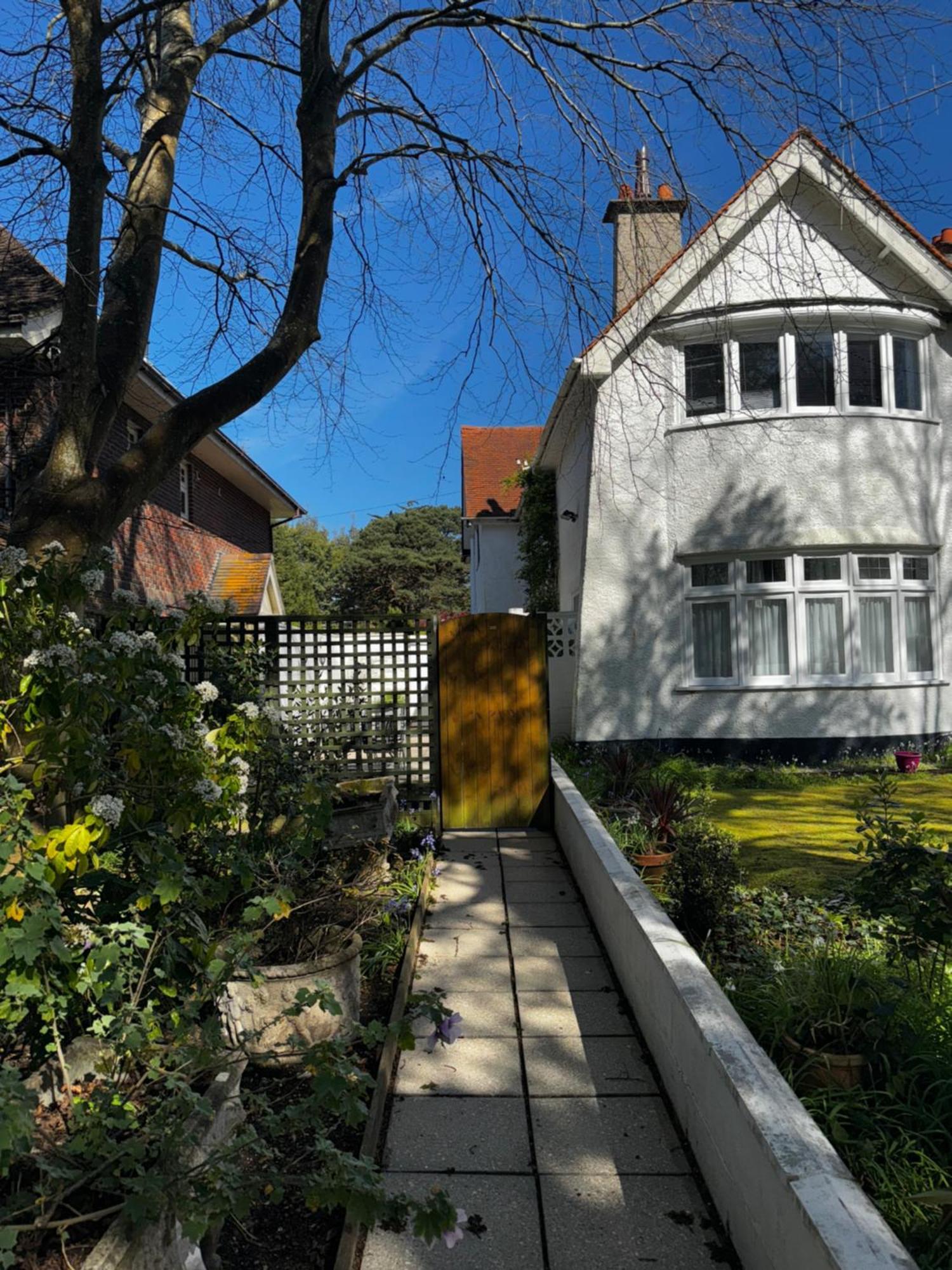 Apartment In Canford Cliffs Close To Sandbanks Beach Poole Esterno foto