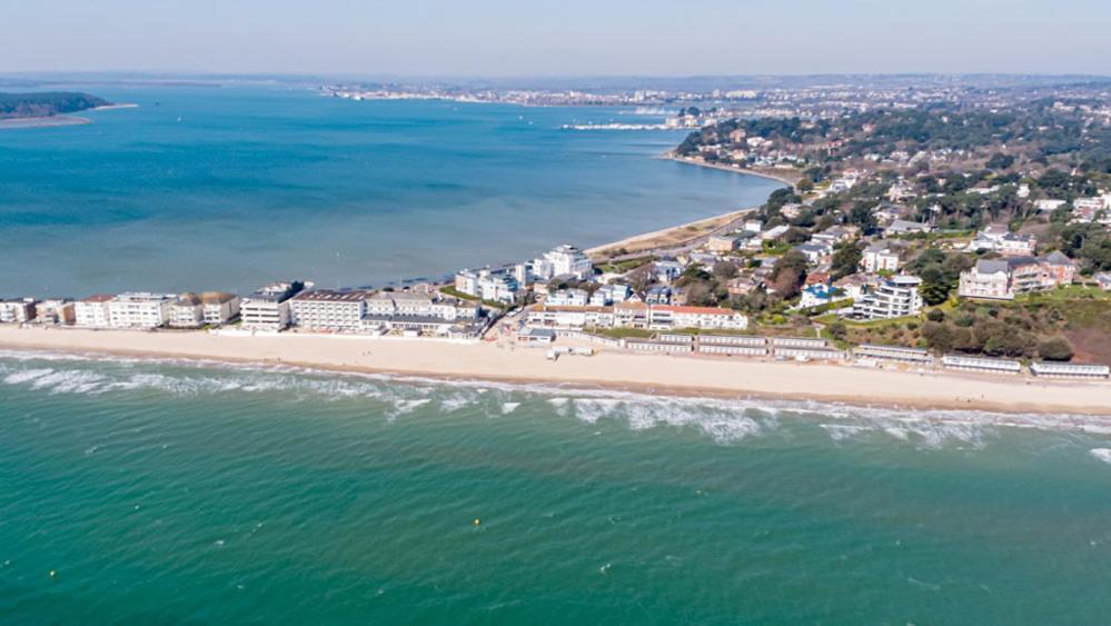 Apartment In Canford Cliffs Close To Sandbanks Beach Poole Esterno foto