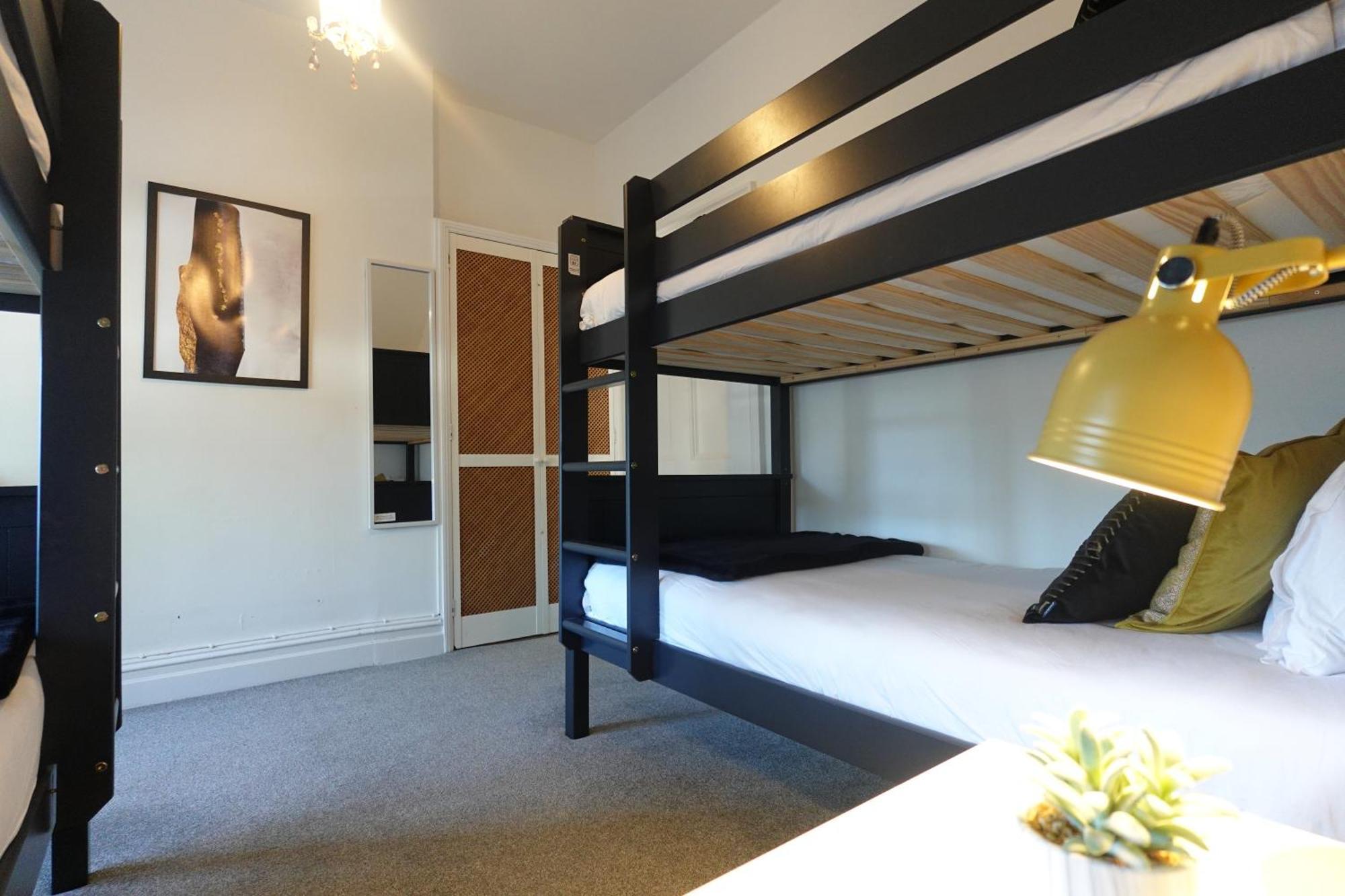 Apartment In Canford Cliffs Close To Sandbanks Beach Poole Esterno foto